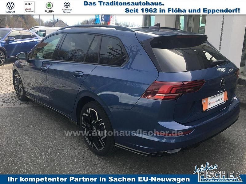 Neu VW Golf VIII R-line 150 PS (110 kW) 2025 Anemonenblau metallic Kombi