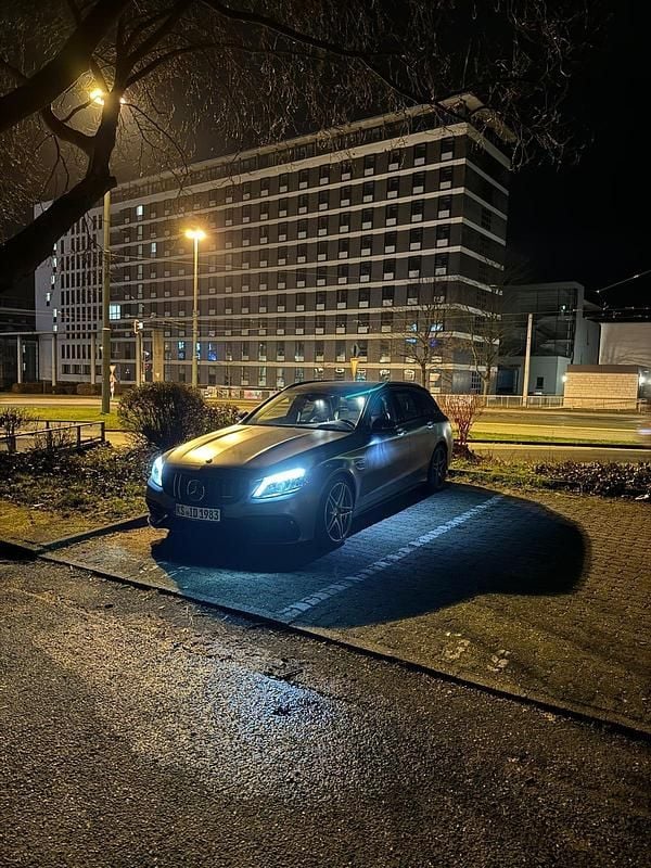 Grau Gebraucht 2019 Mercedes C63S AMG Kombi | 84.500 € - Bild 1/4