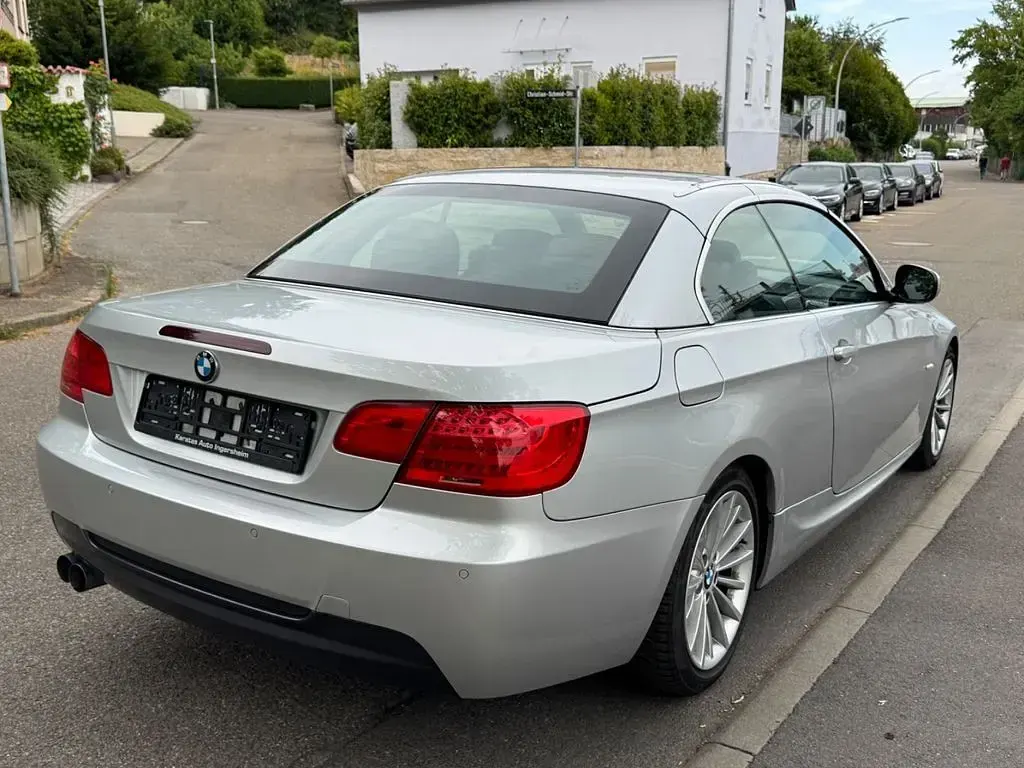 Gebraucht BMW 320 Cabriolet M Sport 184 PS (135 kW) 2011 Silber Cabrio