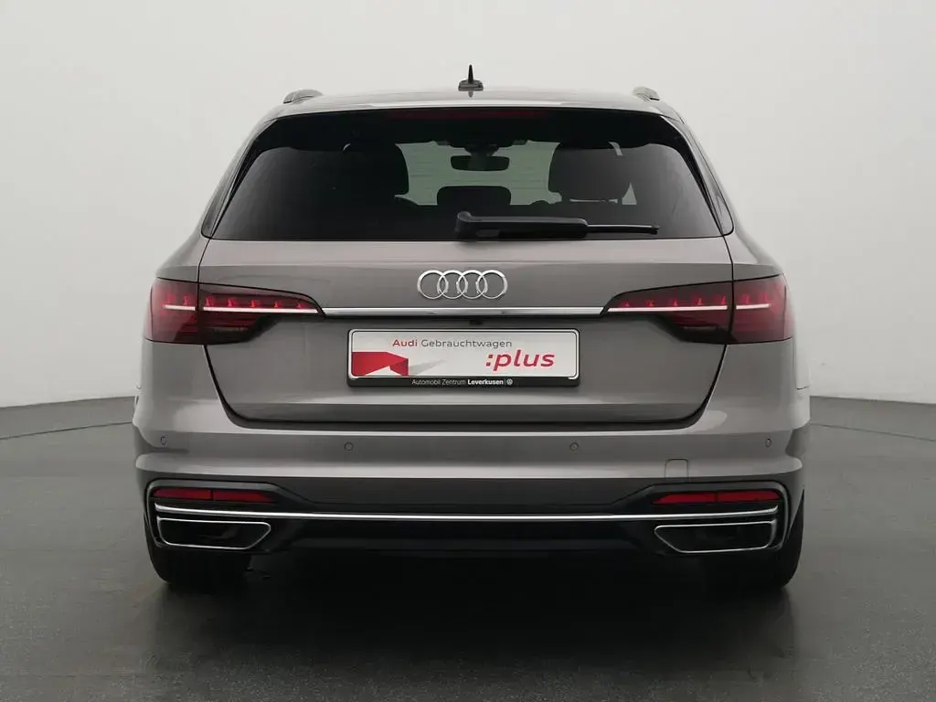 Używany Audi A4 Advanced 150 KM (110 kW) 2022 Szary Kombi