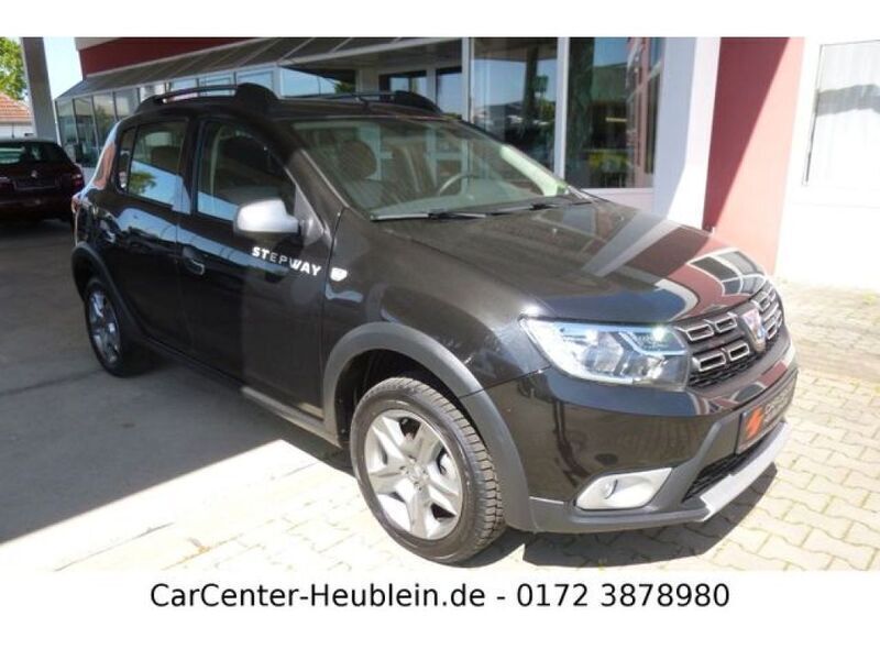 Schwarz Gebraucht 2019 Dacia Sandero Essentiel Kleinwagen | 11.990 € (Teuer) - Bild 1/4