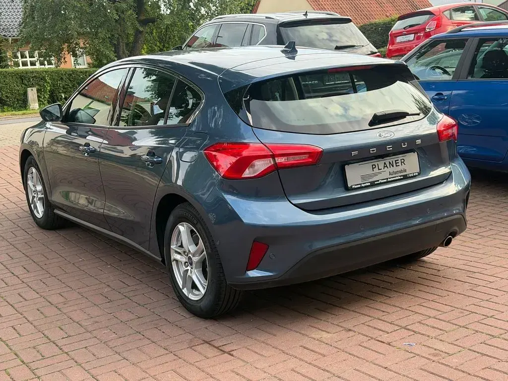 Gebraucht Ford Focus Cool & Connect 101 PS (74 kW) 2019 Blau Limousine