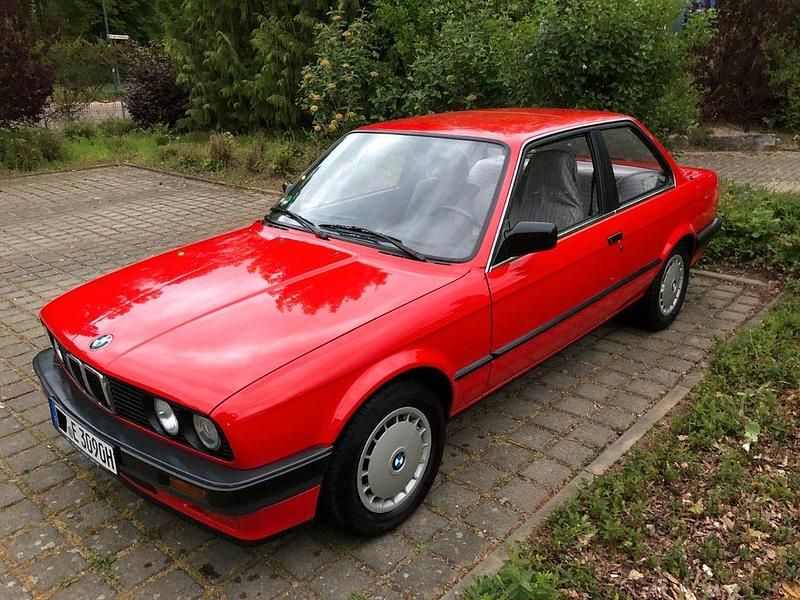 Gebraucht BMW 316 99 PS (72 kW) 1990 Rot Limousine