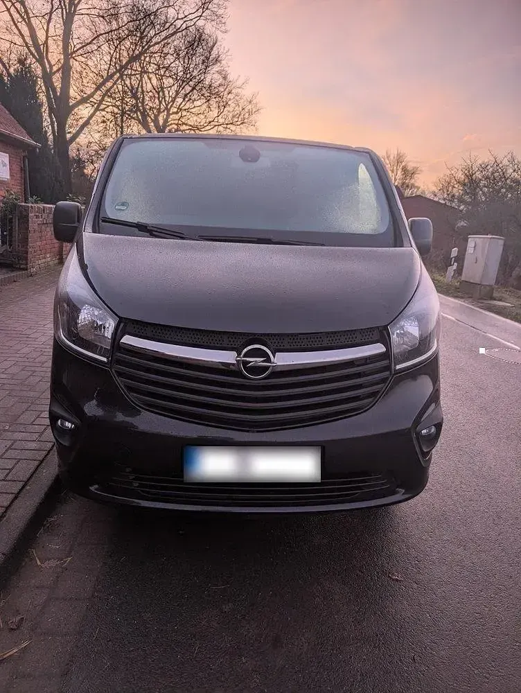 Gebraucht Opel Vivaro 140 PS (102 kW) 2016 Schwarz Van / Kleinbus