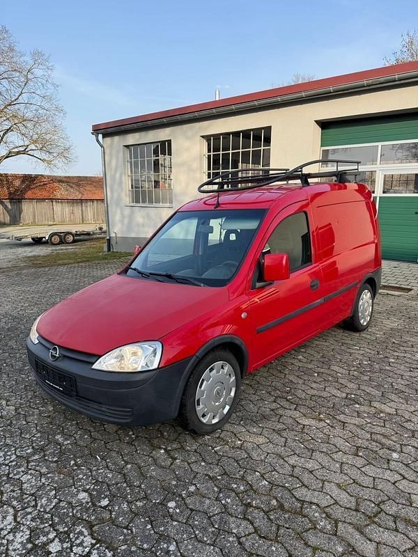 Usado Opel Combo 101 CV (74 kW) 2010 Rojo Monovolumen