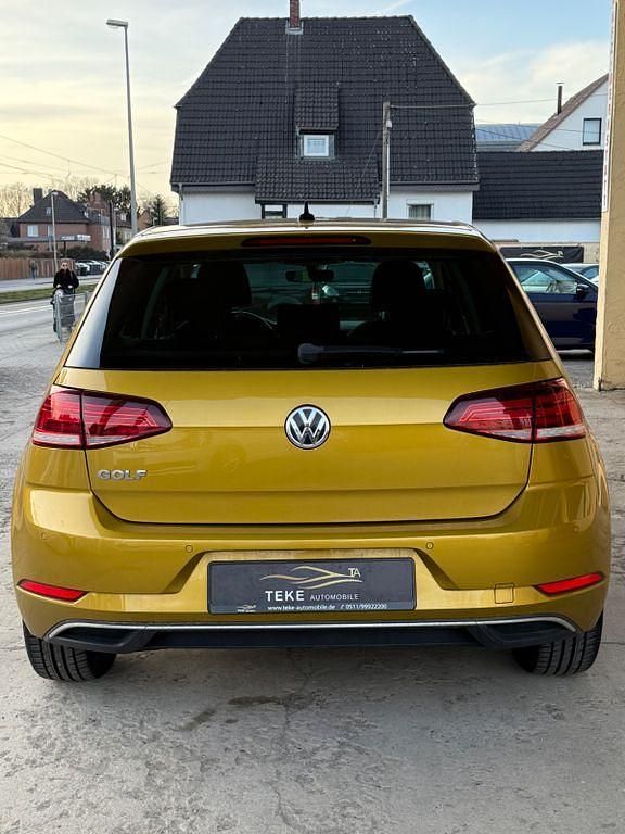 Gebraucht VW Golf VII 116 PS (85 kW) 2018 Gelb Limousine