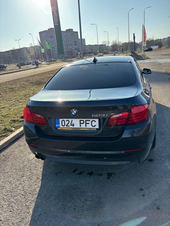 Gebraucht BMW 523 Sport Line 204 PS (150 kW) 2011 Schwarz Limousine