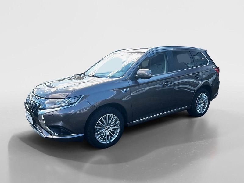 Braun Gebraucht 2021 Mitsubishi Outlander P-HEV Spirit SUV | 22.480 € (Guter Preis) - Bild 1/4
