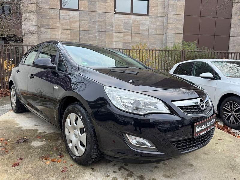 Gebraucht Opel Astra Edition 101 PS (74 kW) 2010 Schwarz Limousine