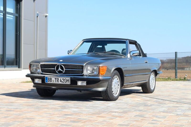 Grau Gebraucht 1986 Mercedes SL420 Cabrio | 40.500 € - Bild 1/4