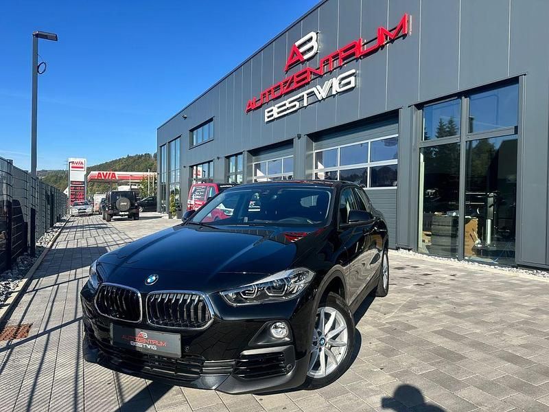 Schwarz Gebraucht 2020 BMW X2 Advantage SUV | 26.495 € (Etwas zu teuer) - Bild 1/3