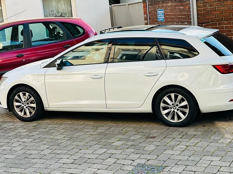 Weiß Gebraucht 2018 Seat Leon Kombi | 9.200 € - Bild 1/4