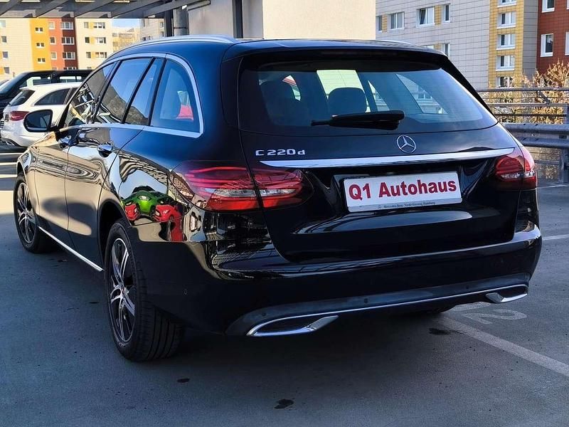 Gebraucht Mercedes C220 Avantgarde 194 PS (142 kW) 2020 Schwarz  unilack Kombi