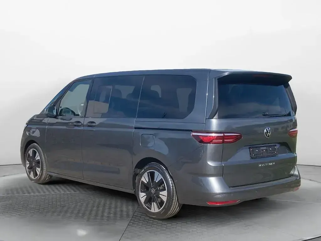 Gebraucht VW Multivan Life 150 PS (110 kW) 2025 Grau Van / Kleinbus