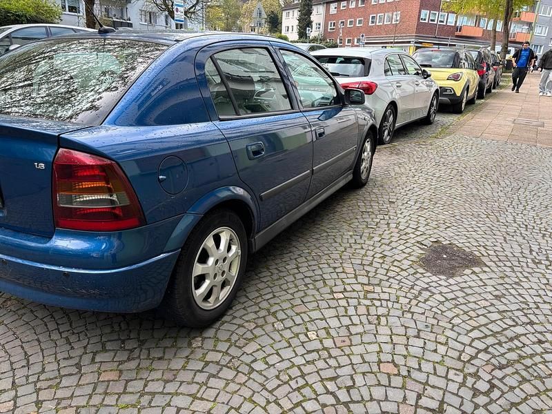 Gebraucht Opel Astra 74 PS (54 kW) 2002 Blau Limousine