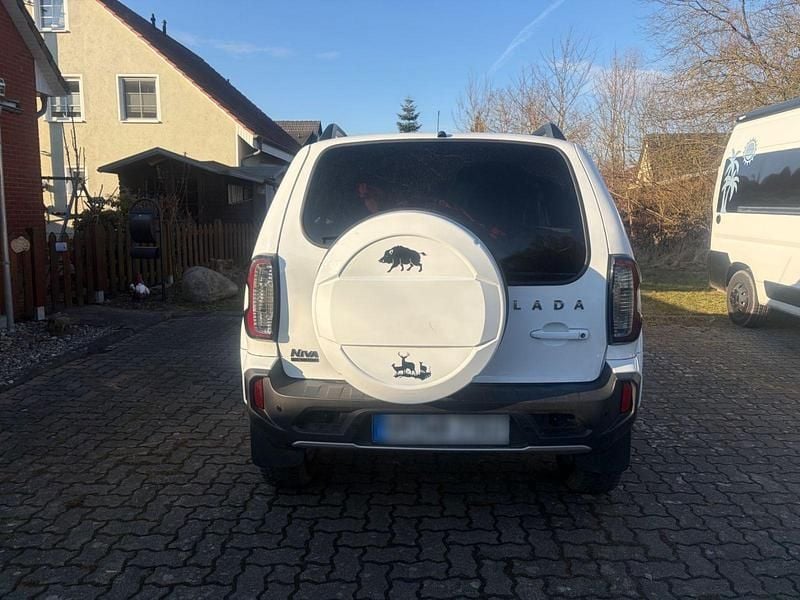 Gebraucht Lada niva 81 PS (59 kW) 2021 Weiß SUV