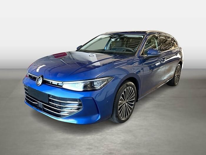 Blau Gebraucht 2025 VW Passat Elegance Kombi | 40.720 € (Guter Preis) - Bild 1/4