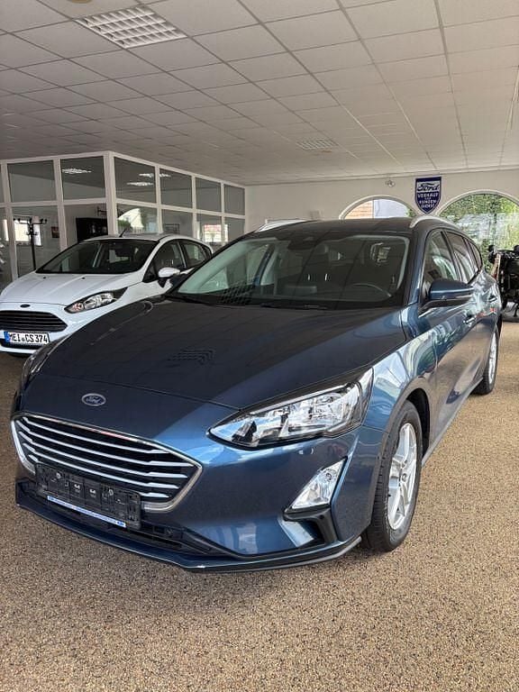 Gebraucht Ford Focus Cool & Connect 125 PS (91 kW) 2022 Blau Limousine