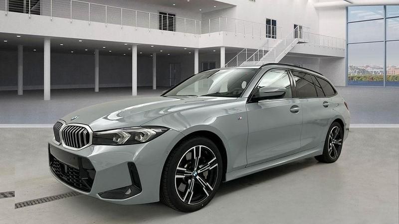 Grau Gebraucht 2024 BMW 330 M Sport Kombi | 42.690 € (Guter Preis) - Bild 1/4