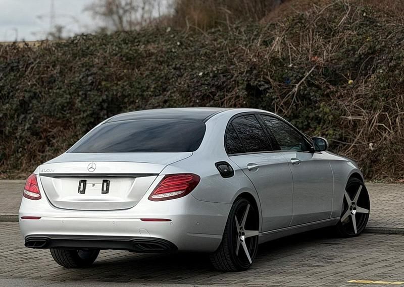 Gebraucht Mercedes E350 258 PS (189 kW) 2016 Silber Limousine