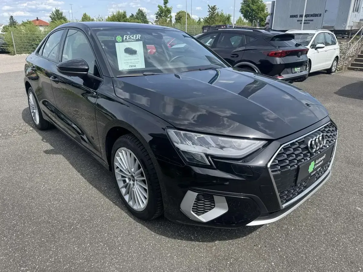 Gebraucht Audi A3 Advanced Plus 116 PS (85 kW) 2022 Schwarz Limousine