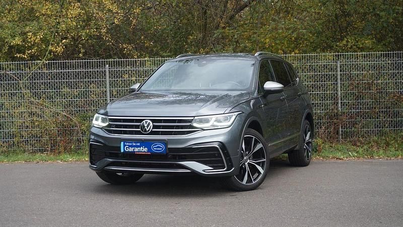 Grau Gebraucht 2022 VW Tiguan Allspace R-line SUV | 29.400 € (Fairer Preis) - Bild 1/4