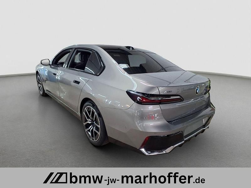 Gebraucht BMW 740 M Sport 299 PS (219 kW) 2024 Grau Limousine
