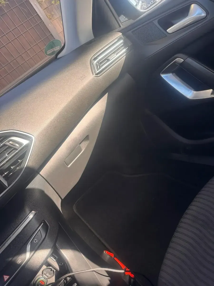 Gebraucht Peugeot 308 120 PS (88 kW) 2015 Schwarz Kombi
