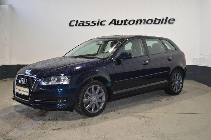 Gebraucht Audi A3 Ambiente 105 PS (77 kW) 2010 Blau Kleinwagen