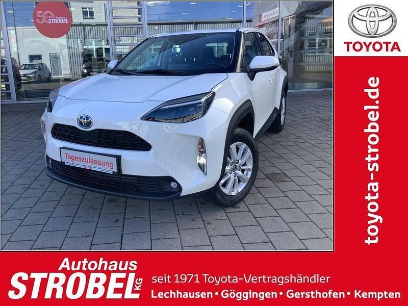 Schneeweiß Gebraucht 2024 Toyota Yaris Cross Comfort SUV | 24.880 € (Guter Preis) - Bild 1/4