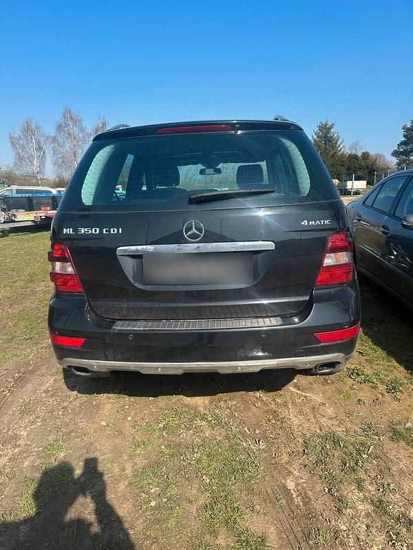 Gebraucht Mercedes ML350 224 PS (164 kW) 2009 Schwarz SUV