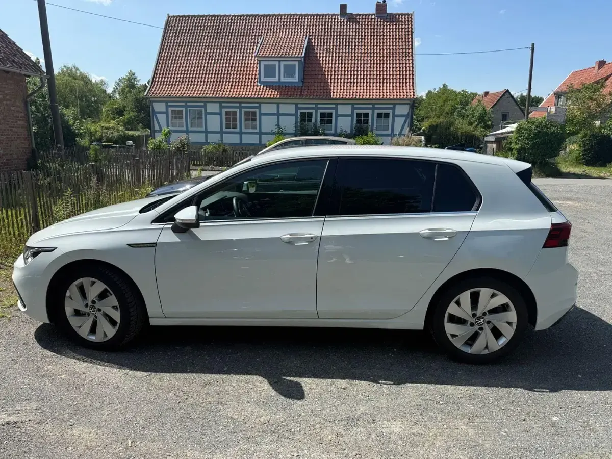 Gebraucht VW Golf VII Style 150 PS (110 kW) 2020 Weiß Limousine