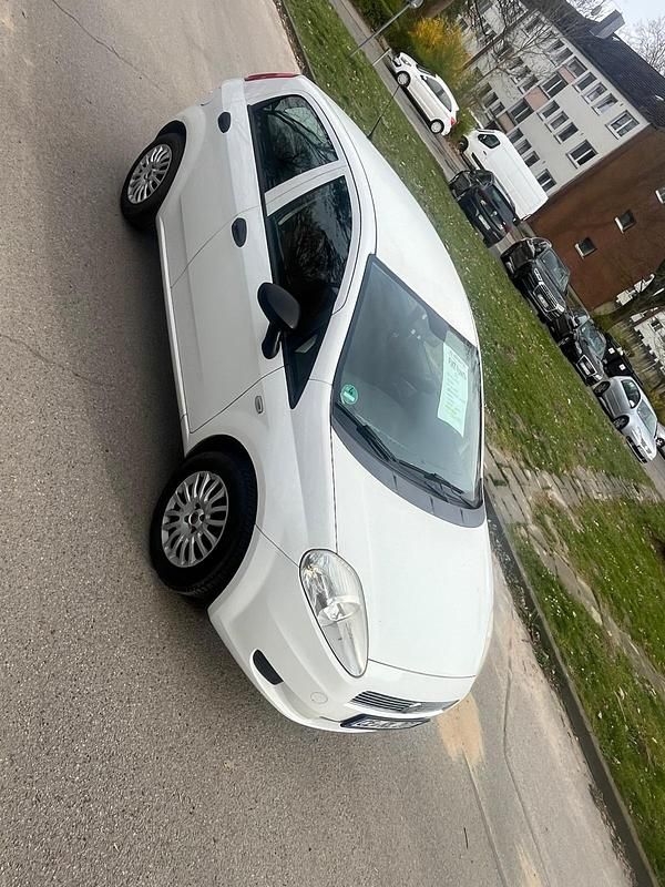Gebraucht Fiat Punto 48 PS (35 kW) 2009 Weiß Kleinwagen