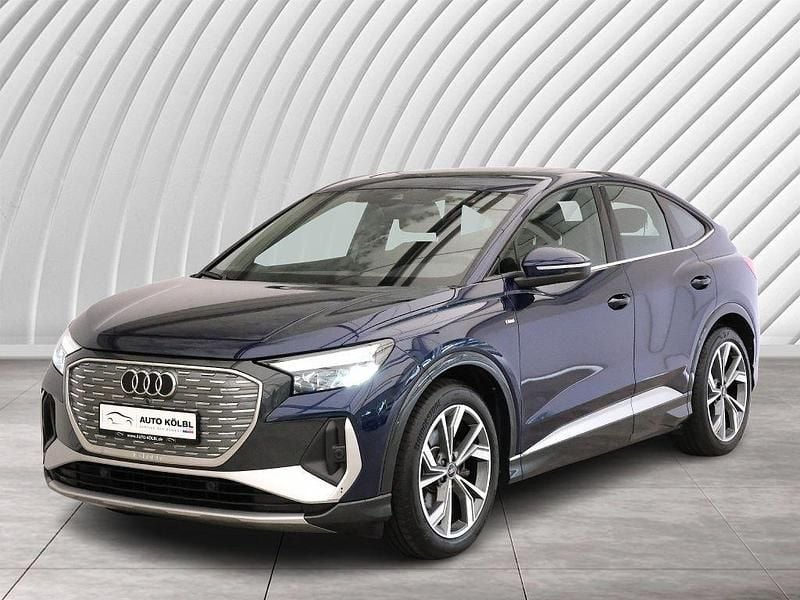 Navarrablau metallic Gebraucht 2022 Audi Q4 Sportback e-tron Basis SUV | 26.690 € (Fairer Preis) - Bild 1/4
