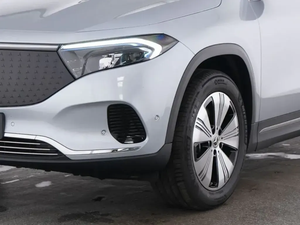 Gebraucht Mercedes EQA350 214 kW (292 PS) 2025 Hightechsilber (metallic) SUV