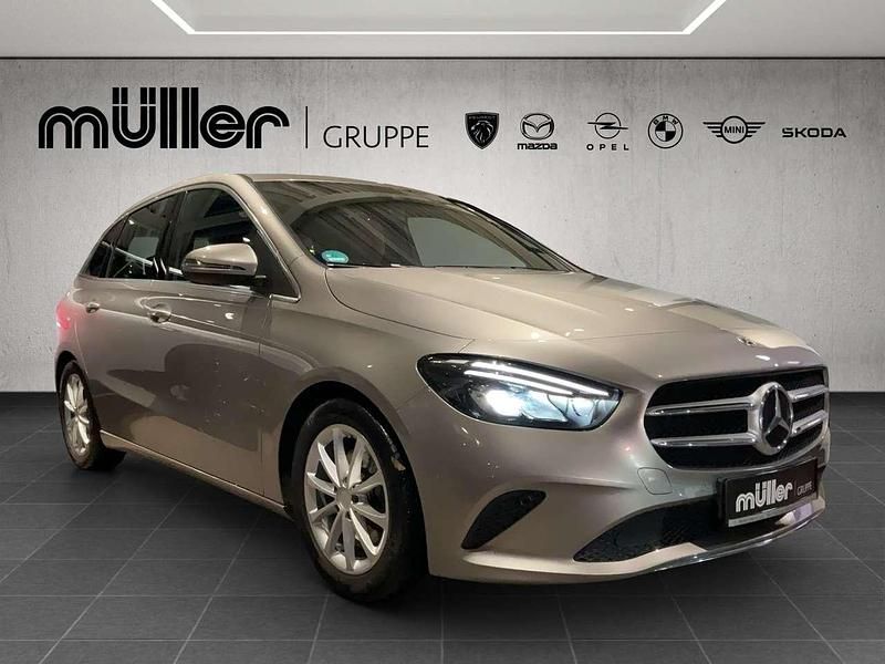 Gebraucht Mercedes B200 163 PS (119 kW) 2020 Mojavesilber metalliclack Kleinwagen
