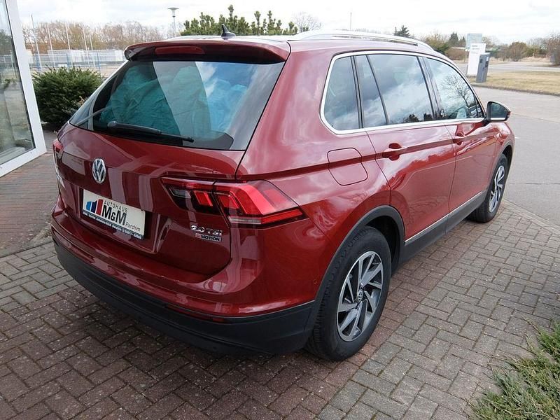 Second-hand VW Tiguan Sound 179 CP (131 kW) 2017 Roșu SUV