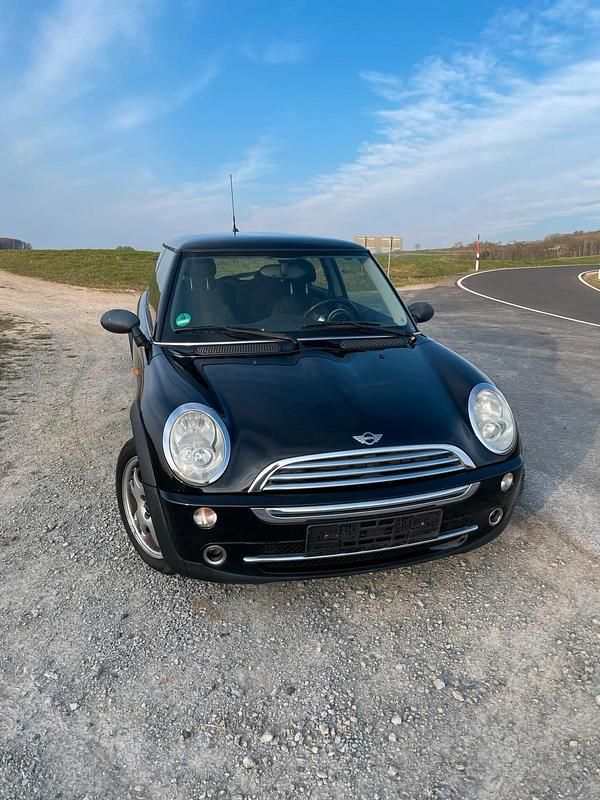 Gebraucht Mini ONE 90 PS (66 kW) 2004 Schwarz Kleinwagen