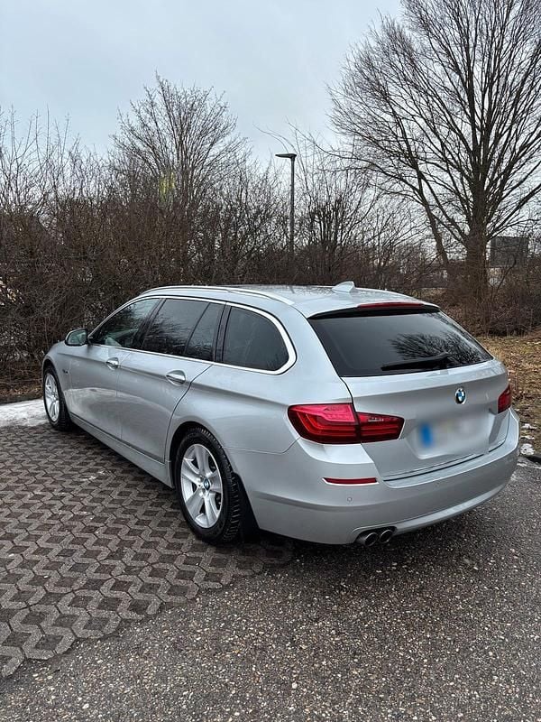 Gebraucht BMW 520 190 PS (139 kW) 2017 Silber Kombi