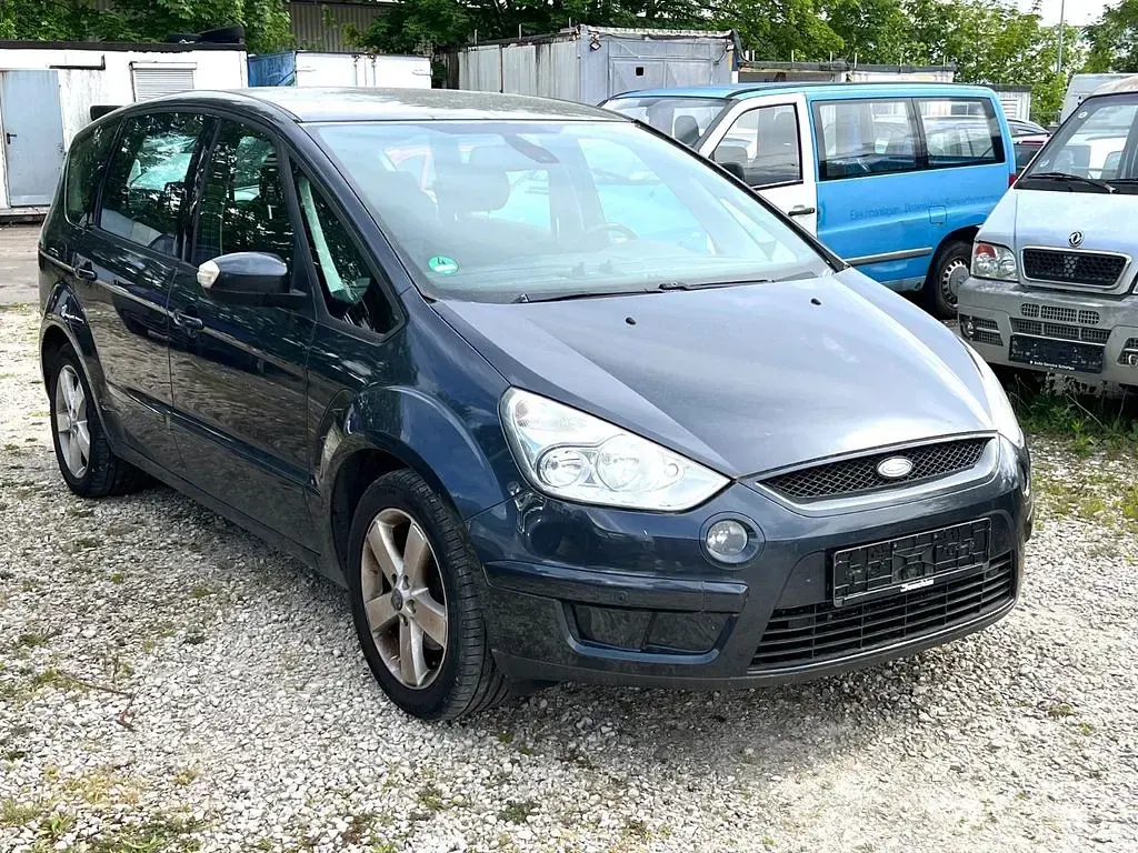 Käytetty Ford S-MAX Titanium 140 HP (102 kW) 2007 Harmaa Tila-auto