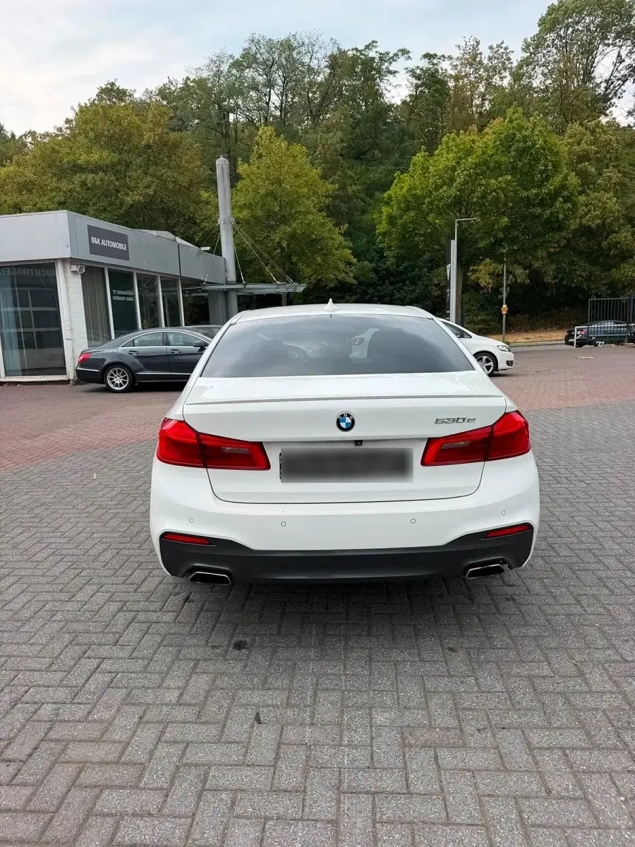 Gebraucht BMW 530e M Sport 185 PS (136 kW) 2019 Weiß Limousine
