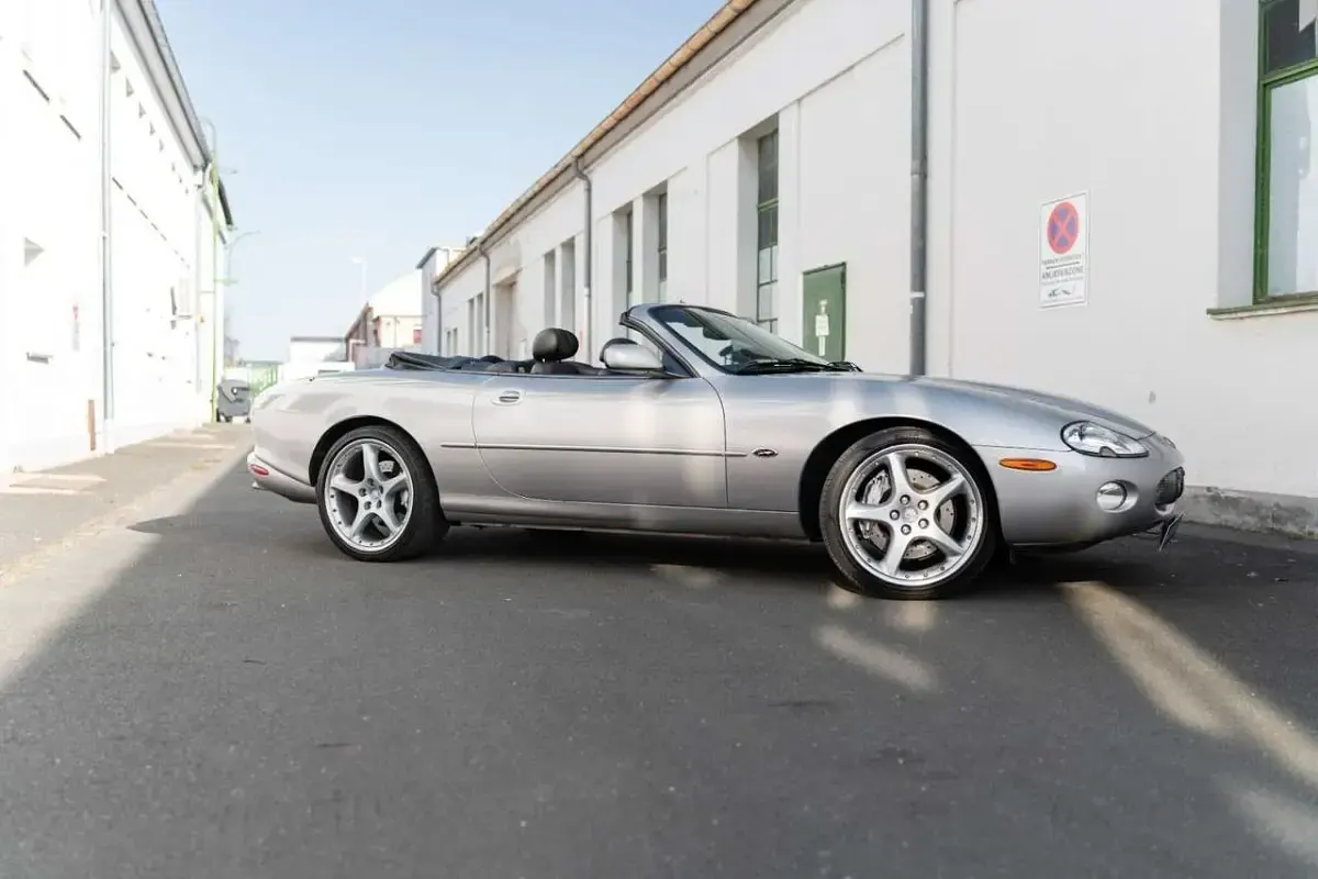 Gebraucht Jaguar XKR S 363 PS (266 kW) 2000 Silber Cabrio
