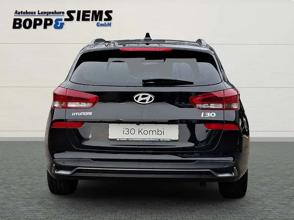 Neu Hyundai i30 Advantage 140 PS (102 kW) 2026 Abyss black Kombi