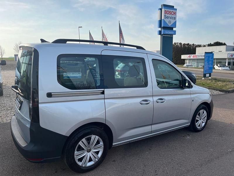 Gebraucht VW Caddy 102 PS (75 kW) 2023 Silber Van / Kleinbus