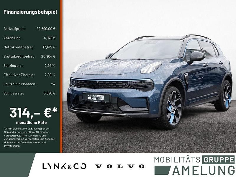 Blue, shiny black roof Gebraucht 2023 Lynk & Co 01 SUV | 22.390 € - Bild 1/4