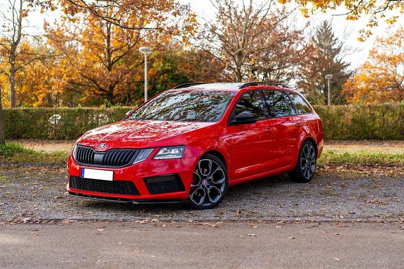 Rot Gebraucht 2017 Skoda Octavia RS Kombi | 15.398 € (Etwas zu teuer) - Bild 1/4