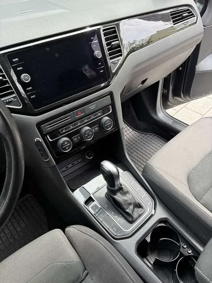 Gebraucht VW Golf VII Highline 150 PS (110 kW) 2018 Kombi