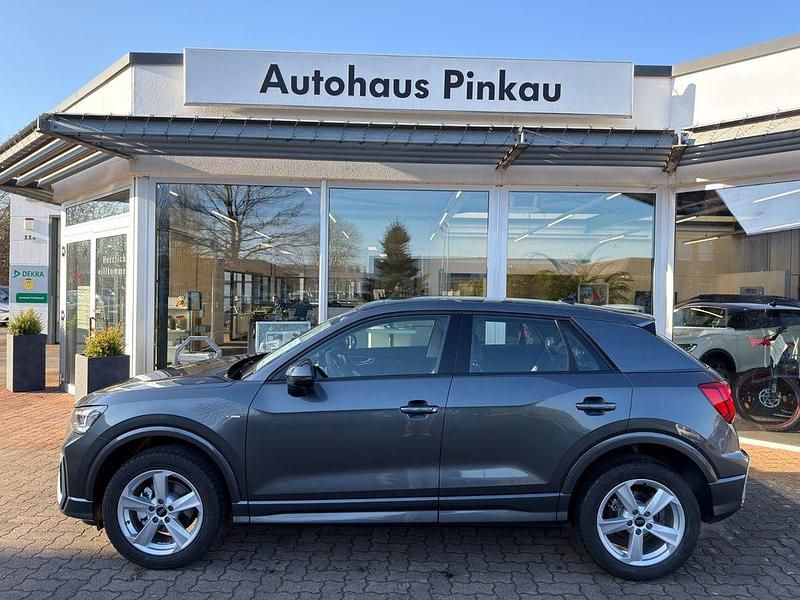 Neu Audi Q2 S-Line 150 PS (110 kW) 2026 Grau SUV