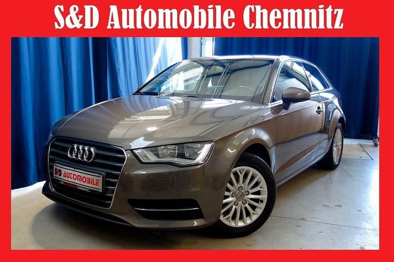 Gebraucht Audi A3 Ambiente 125 PS (91 kW) 2015 Grau Kleinwagen