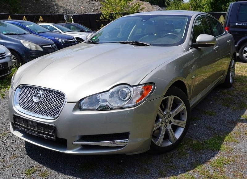Grau Gebraucht 2009 Jaguar XF Portfolio Limousine | 8.299 € (Fairer Preis) - Bild 1/4
